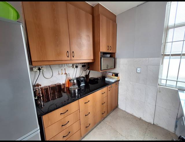 3 BEDROOM APARTMENT TO LET IN ESSENWOOD